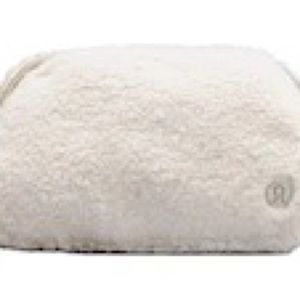 Lululemon Everywhere crossbody Fleece Ivory Belt bag